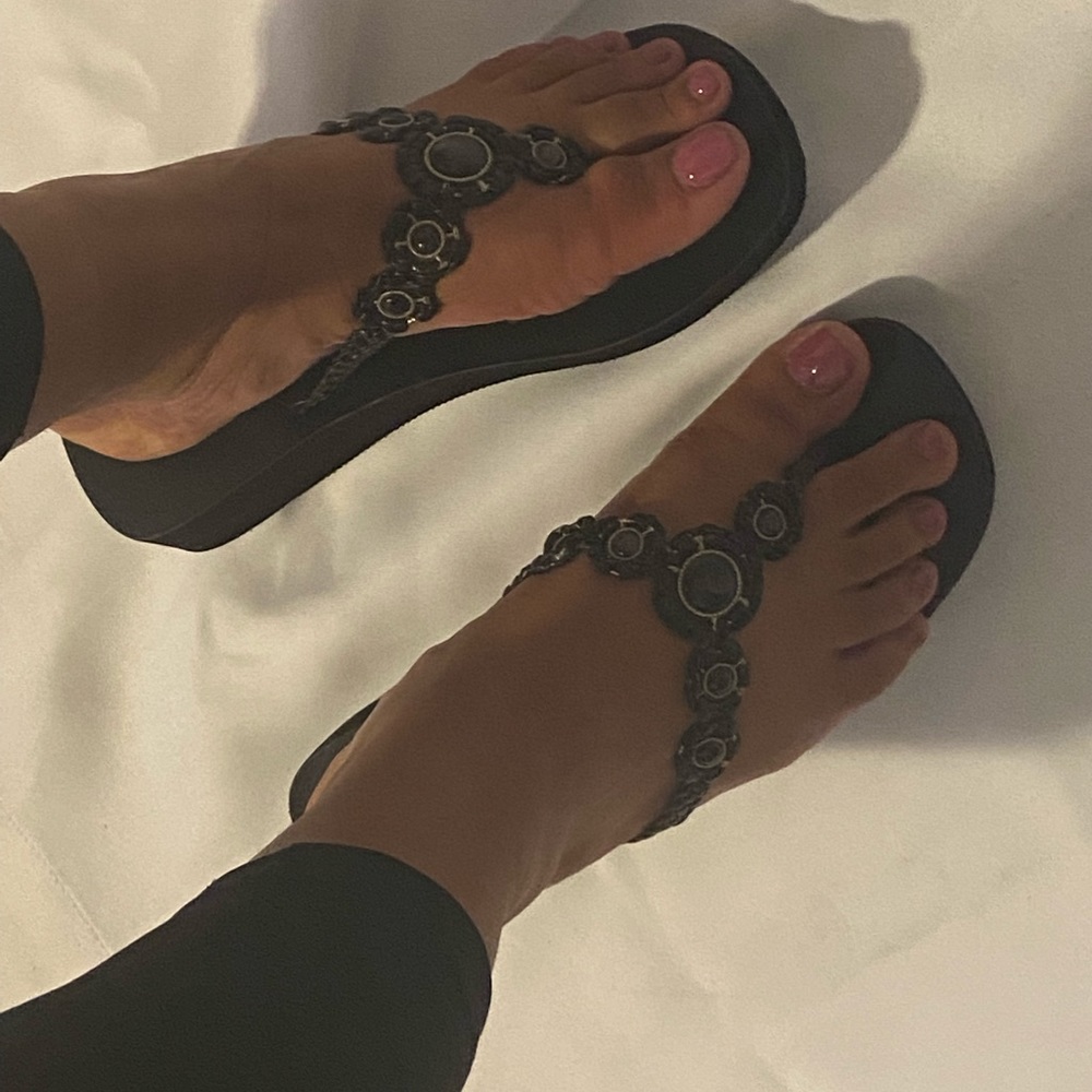 stylish sandals aeropostale—women’s 7